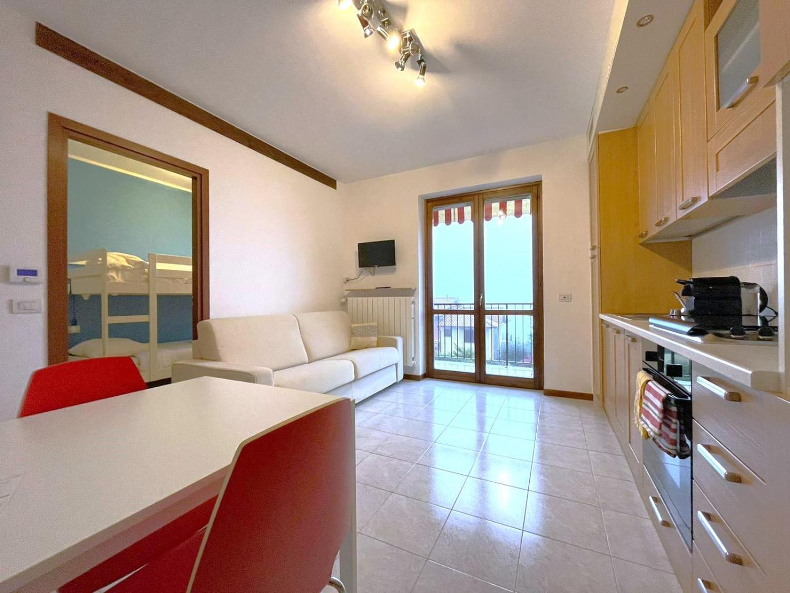 Happy Guest Apartments - Lake View And Pool Riva di Solto Eksteriør bilde